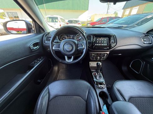 Used 2020 Jeep Compass Latitude FWD image 16