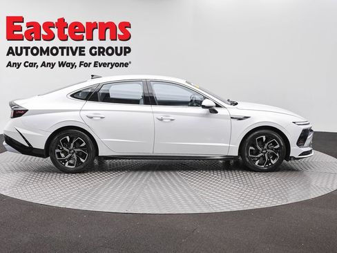 Used 2024 Hyundai Sonata SEL FWD image 4