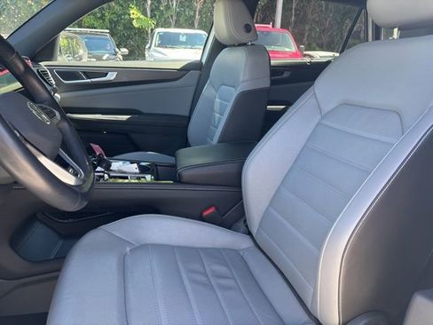 Used 2024 Volkswagen Atlas Cross Sport SEL R-Line image 6