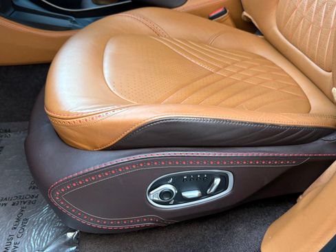 Used 2021 Aston Martin DBX AWD/4WD image 36