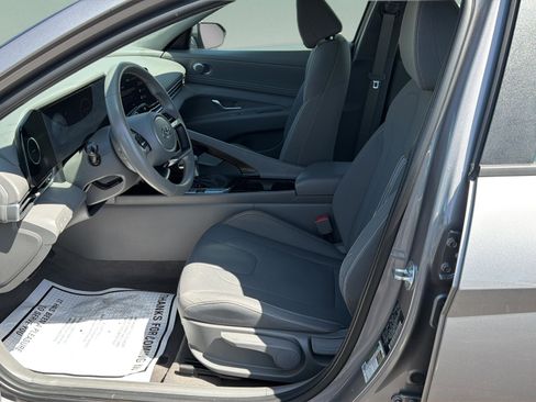 Used 2023 Hyundai Elantra SEL w/ Convenience Package FWD image 18