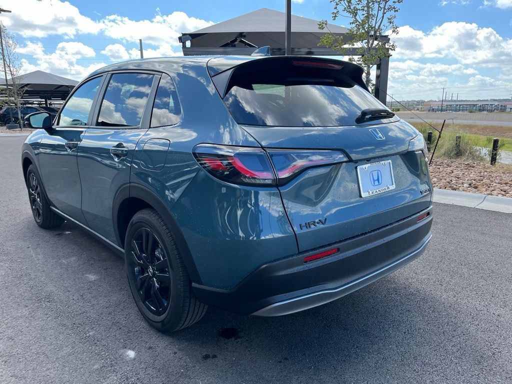 Certified 2027 Honda HR-V Sport image 6