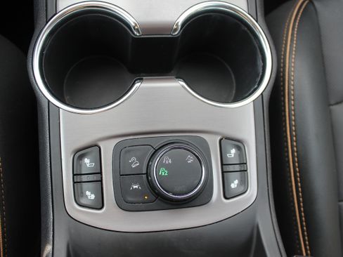 Used 2024 GMC Terrain AT4 image 38