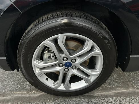 Used 2018 Ford Edge Titanium w/ Technology Package AWD/4WD image 14