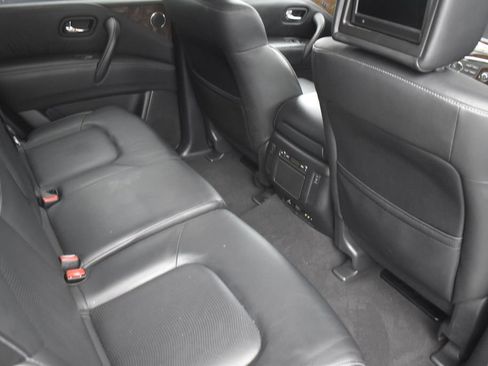 Used 2017 INFINITI QX80 4WD w/ Driver Assistance Package image 34