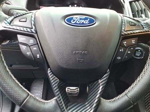 Used 2020 Ford Edge ST image 14