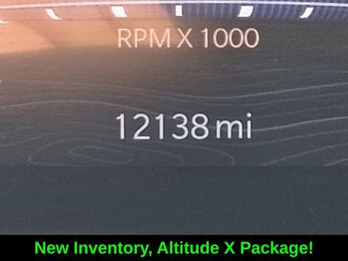 Certified 2025 Jeep Grand Cherokee Altitude AWD/4WD image 32