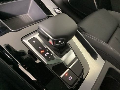 Certified 2025 Audi Q5 2.0T Premium w/ Convenience Plus Package image 27