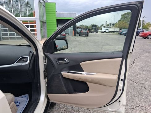 Used 2012 Dodge Journey SXT w/ Popular Equipment Group FWD image 9