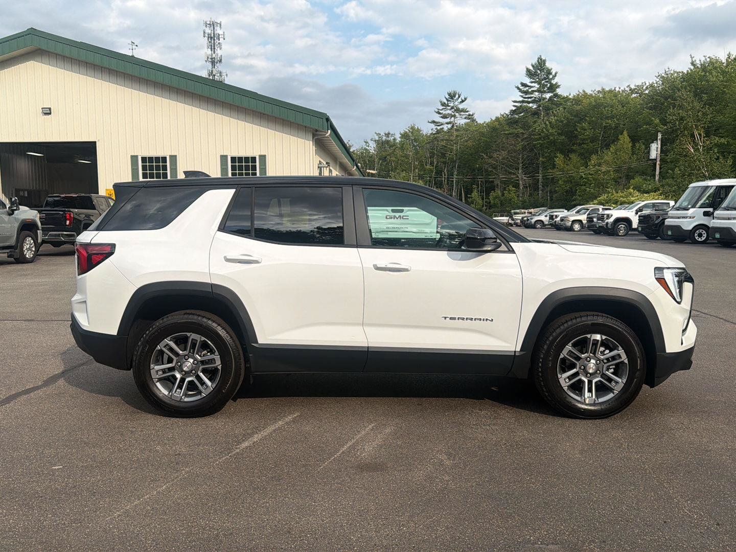 New 2027 GMC Terrain Elevation w/ LPO, Floor Liner Package AWD/4WD image 6