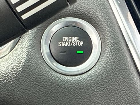 Used 2023 Chevrolet Traverse Premier AWD/4WD image 9