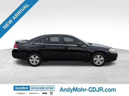 Used 2009 Chevrolet Impala LT w/ Luxury Edition Package FWD image 8