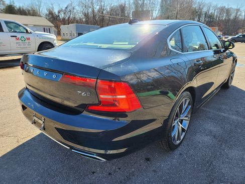 Used 2019 Volvo S90 T6 Momentum image 8