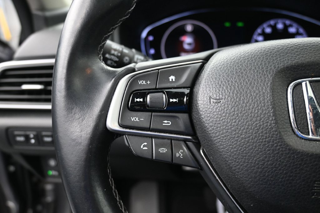 Used 2018 Honda Accord Touring image 30