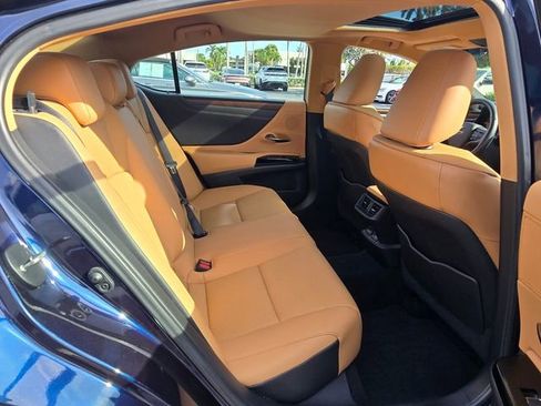 Used 2022 Lexus ES 350 350 w/ Premium Package image 16