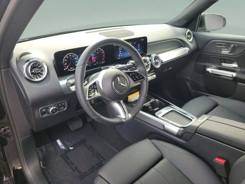 Certified 2025 Mercedes-Benz GLB 250 image 21