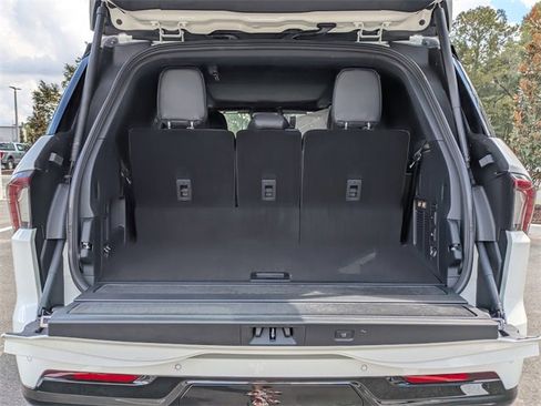 New 2025 Lincoln Navigator Reserve w/ Jet Appearance Package image 12