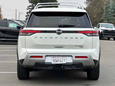 Used 2023 Nissan Pathfinder Platinum image 5