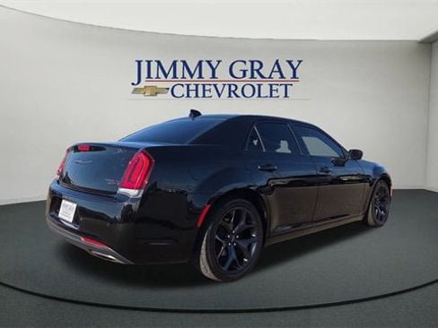 Used 2021 Chrysler 300 S image 3