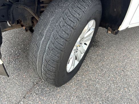 Used 2022 Chevrolet Colorado LT w/ Fleet Safety Package image 24