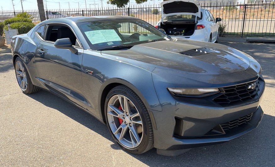 Used 2022 Chevrolet Camaro LT w/ Technology Package RWD image 3