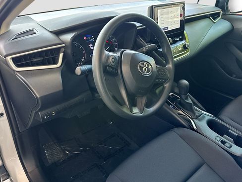 Used 2025 Toyota Corolla LE FWD image 9