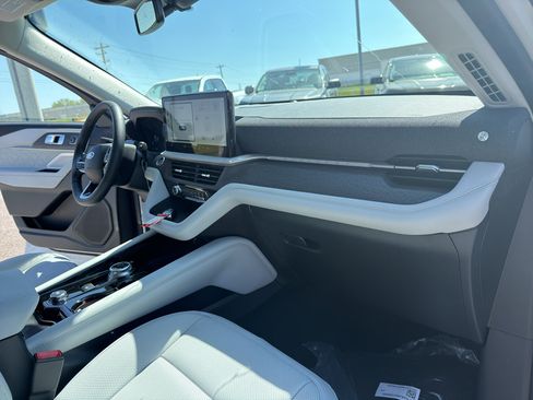 New 2026 Ford Explorer Platinum AWD/4WD image 12
