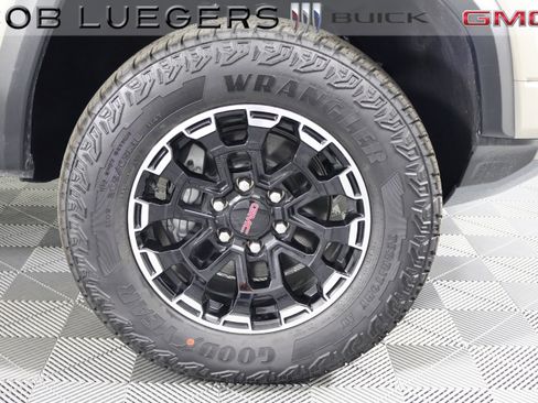 New 2026 GMC Canyon AT4 w/ Technology Plus Package AWD/4WD image 3