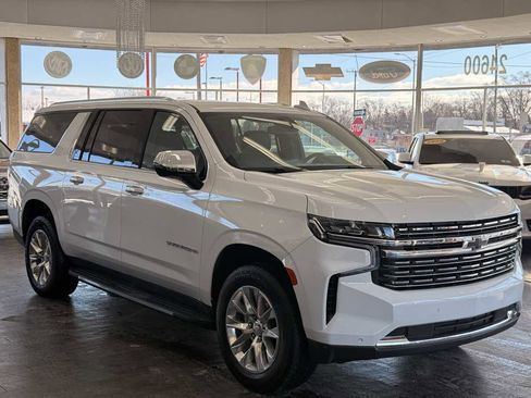 Used 2023 Chevrolet Suburban Premier image 1