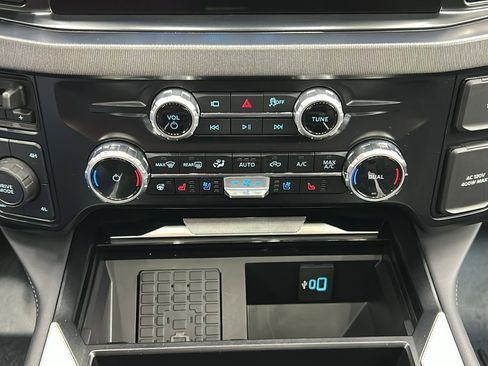 Used 2025 Ford F250 Platinum image 25