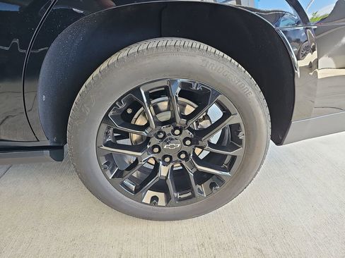 Used 2025 Chevrolet Tahoe High Country AWD/4WD image 40