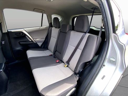 Used 2013 Toyota RAV4 LE FWD image 21