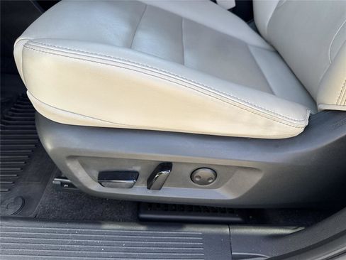 Used 2023 Nissan Rogue SL w/ SL Premium Package FWD image 12
