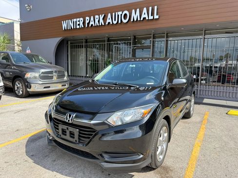 Used 2018 Honda HR-V LX image 1