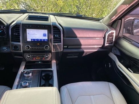 Used 2020 Ford Expedition Platinum image 11