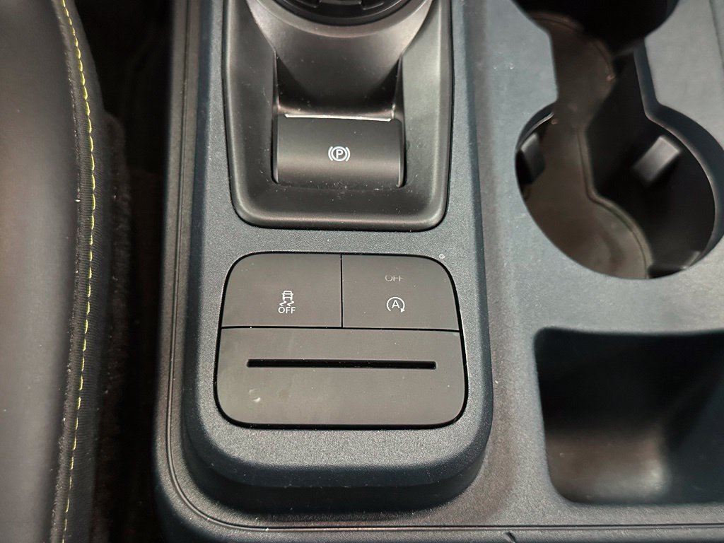 Used 2025 Ford Maverick Lobo AWD/4WD image 30