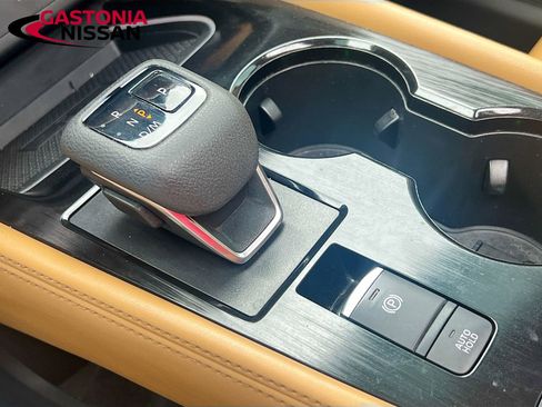 Used 2021 Nissan Rogue Platinum image 22