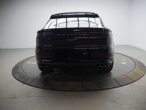 Certified 2026 Porsche Cayenne Coupe AWD/4WD image 6