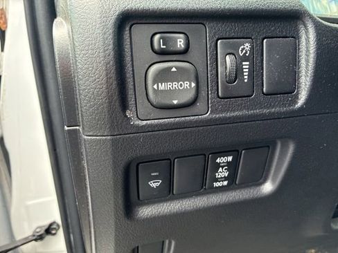Used 2016 Toyota 4Runner SR5 AWD/4WD image 18