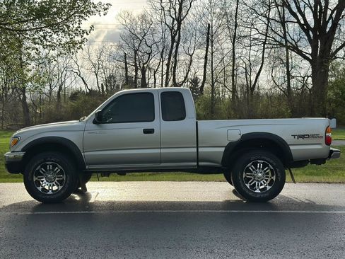 Used 2001 Toyota Tacoma 4x4 Xtracab V6 image 8