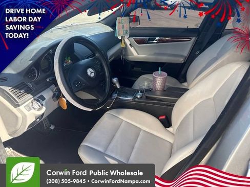 Used 2011 Mercedes-Benz C 300 4MATIC Sedan image 14