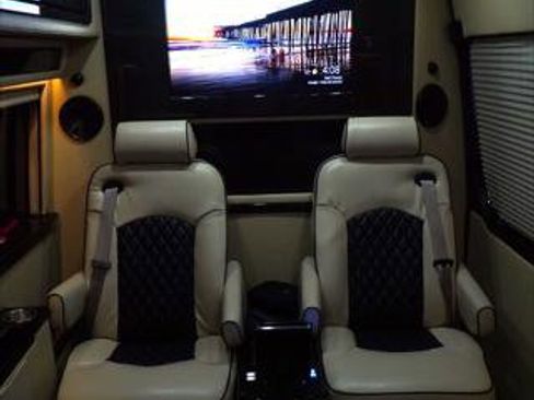 Used 2016 Mercedes-Benz Sprinter 2500 image 28