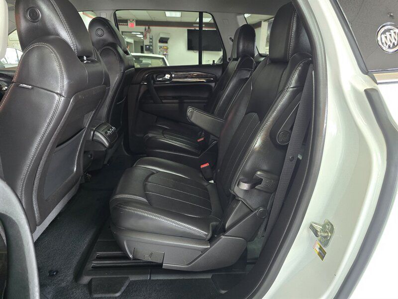 Used 2017 Buick Enclave Leather AWD/4WD image 10