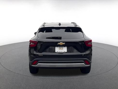 Used 2025 Chevrolet Trax LT image 12