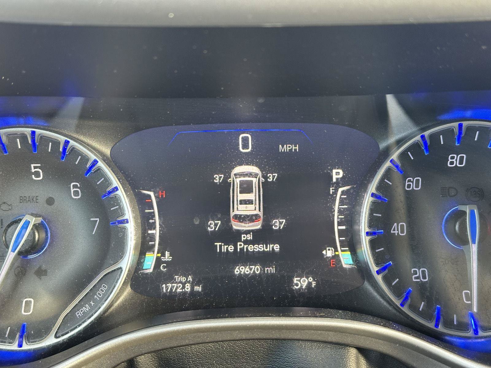Used 2023 Chrysler Pacifica Touring-L FWD image 26