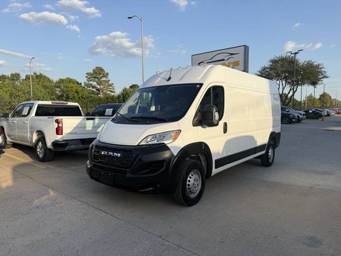 Used 2023 RAM ProMaster 2500 w/ Interior LED Lighting Group FWD image 3