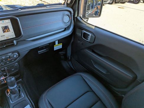 New 2026 Jeep Wrangler Unlimited Rubicon image 16
