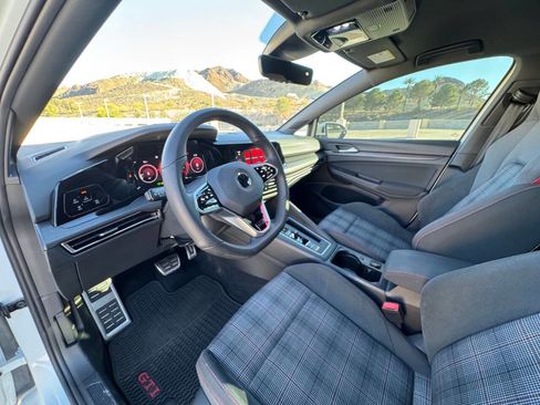 Used 2022 Volkswagen GTI S image 11