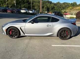 Used 2025 Toyota GR86 Premium w/ Performance Package RWD video 2