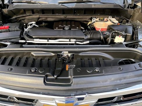 Used 2023 Chevrolet Silverado 1500 LT AWD/4WD image 29